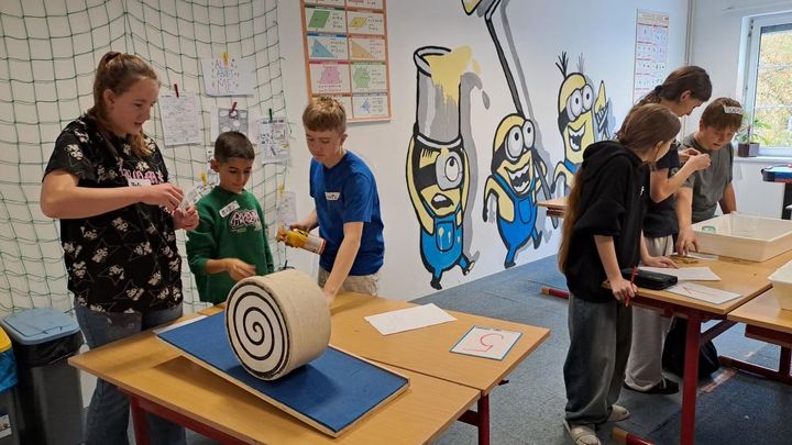 Na základce to žije